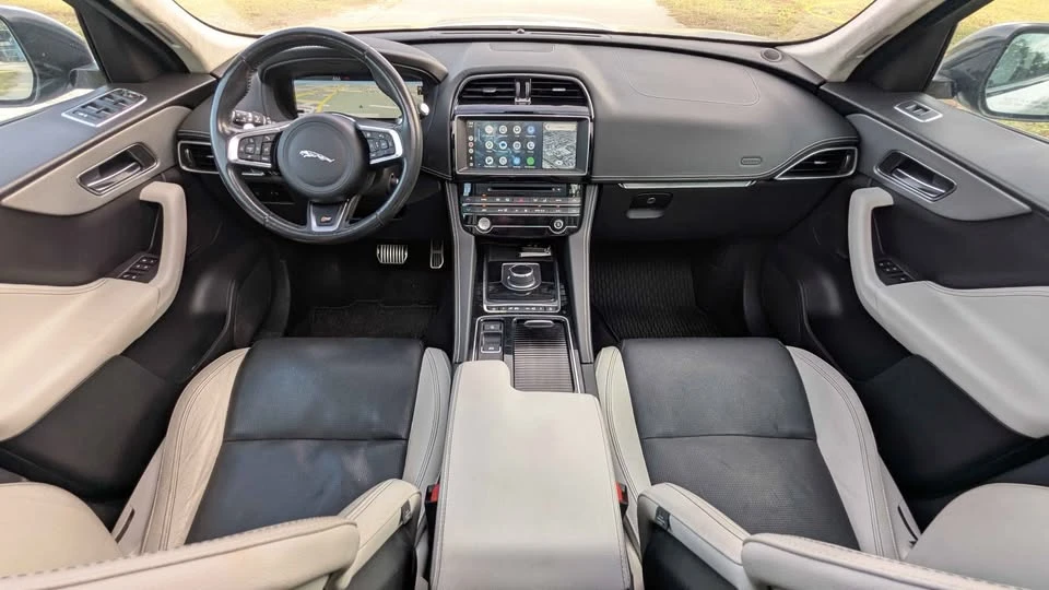 2020 Jaguar F-Pace - Image 16 of 20