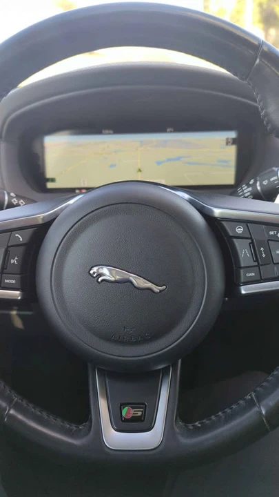 2020 Jaguar F-Pace - Image 19 of 20
