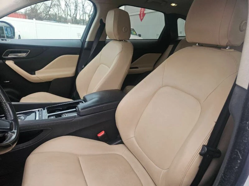 2020 Jaguar F-Pace - Image 13 of 16