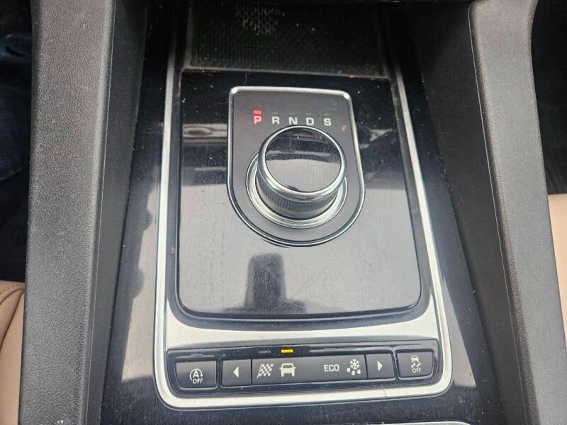 2020 Jaguar F-Pace - Image 11 of 16