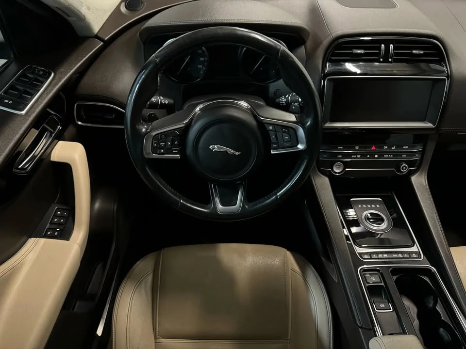 2020 Jaguar F-Pace - Image 10 of 16