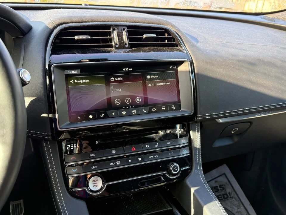 2020 Jaguar F-Pace - Image 5 of 6