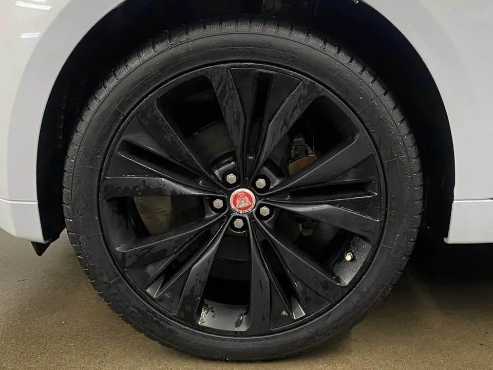 2020 Jaguar F-Pace - Image 8 of 19