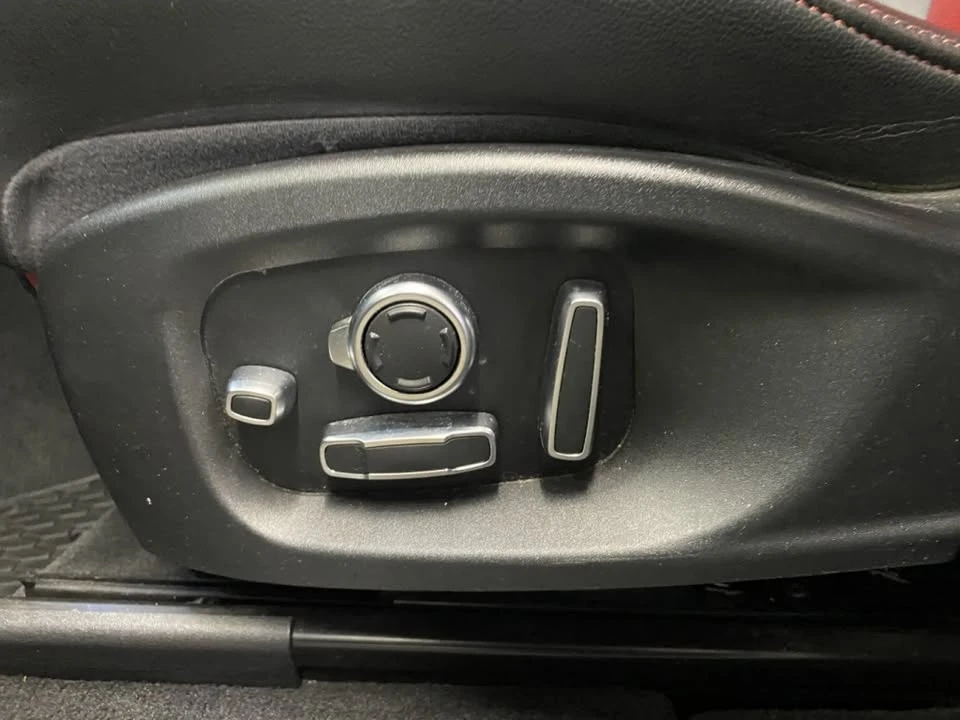 2020 Jaguar F-Pace - Image 12 of 19