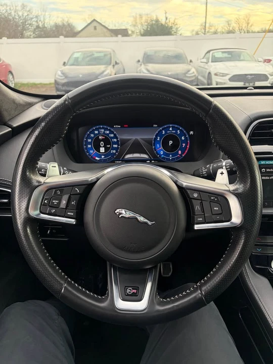 2020 Jaguar F-Pace SVR - Image 9 of 13