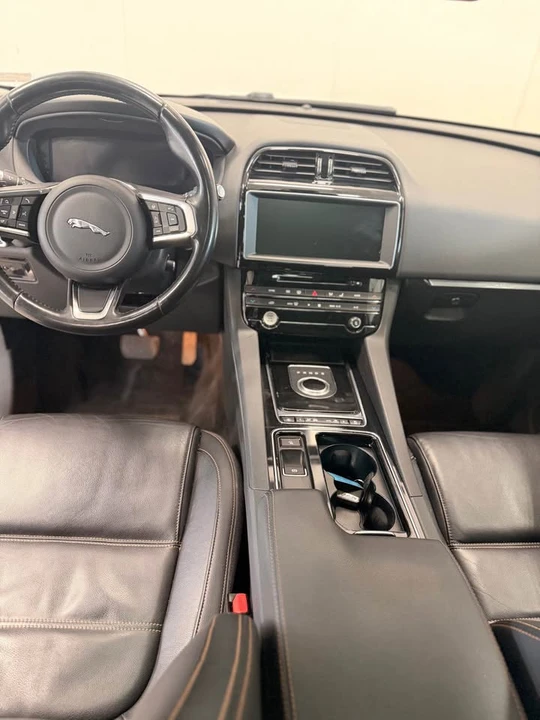 2020 Jaguar F-Pace - Image 10 of 10