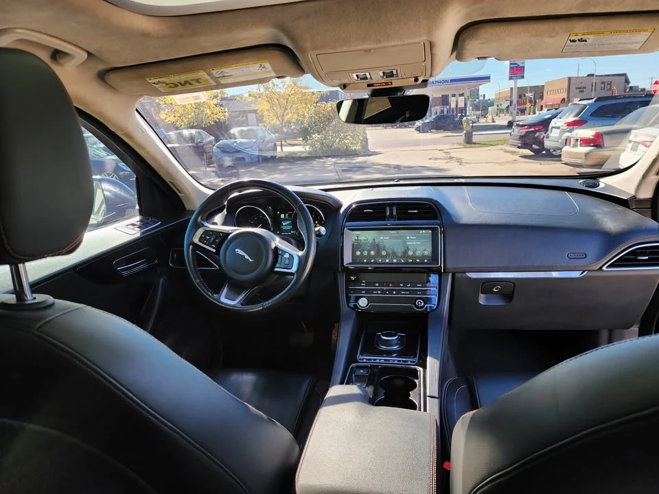 2020 Jaguar F-Pace - Image 10 of 16