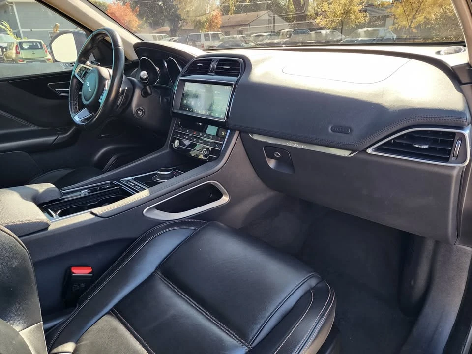 2020 Jaguar F-Pace - Image 7 of 16