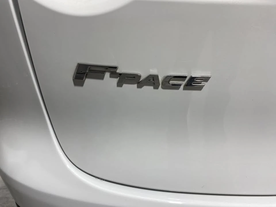 2020 Jaguar F-Pace - Image 8 of 19