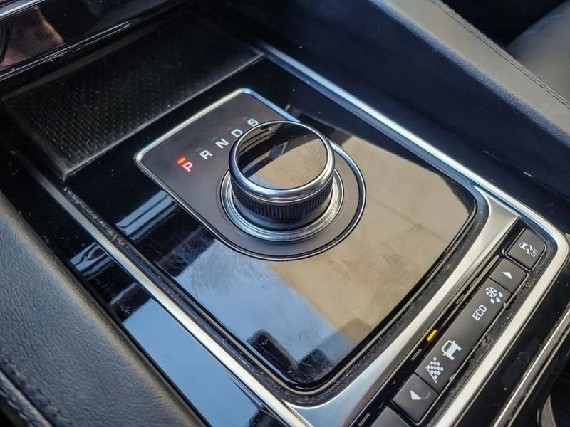 2020 Jaguar F-Pace - Image 13 of 20
