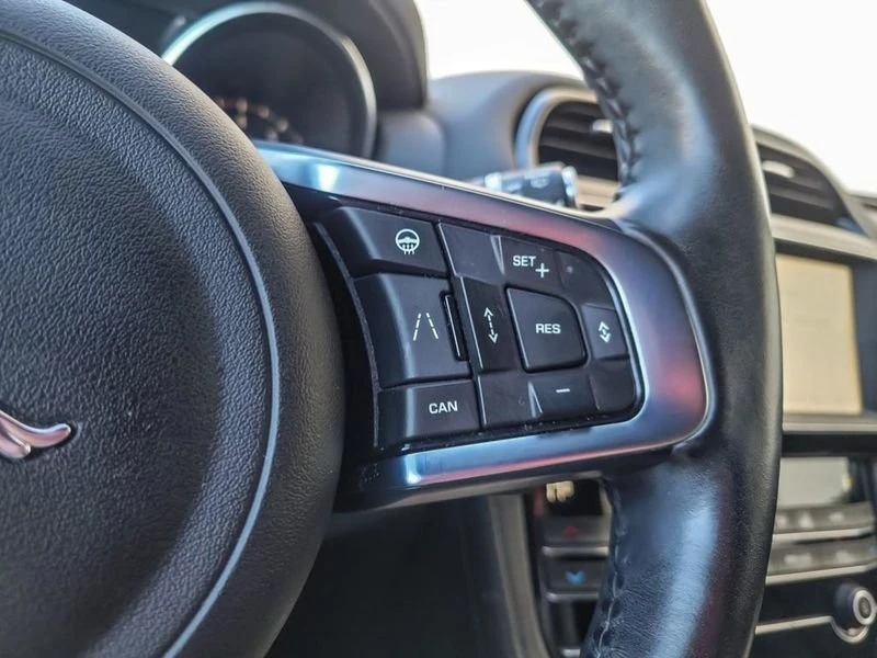 2020 Jaguar F-Pace - Image 11 of 20