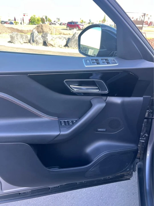 2020 Jaguar F-Pace - Image 8 of 12
