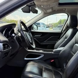2020 Jaguar F-Pace - Image 7 of 12