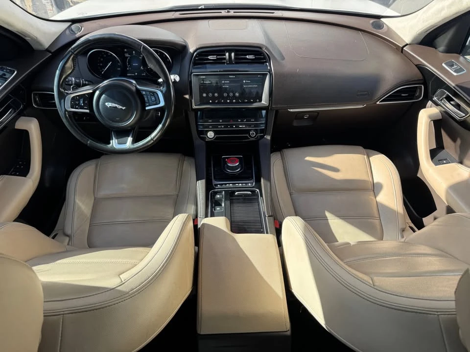 2020 Jaguar F-Pace - Image 8 of 19