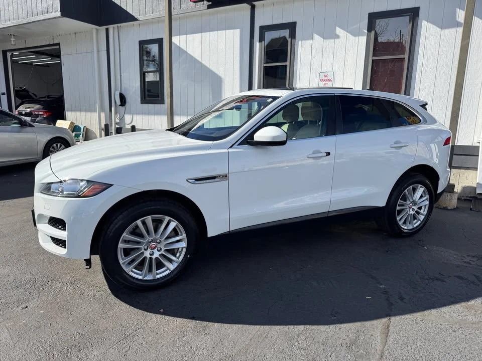 2020 Jaguar F-Pace - Image 2 of 19