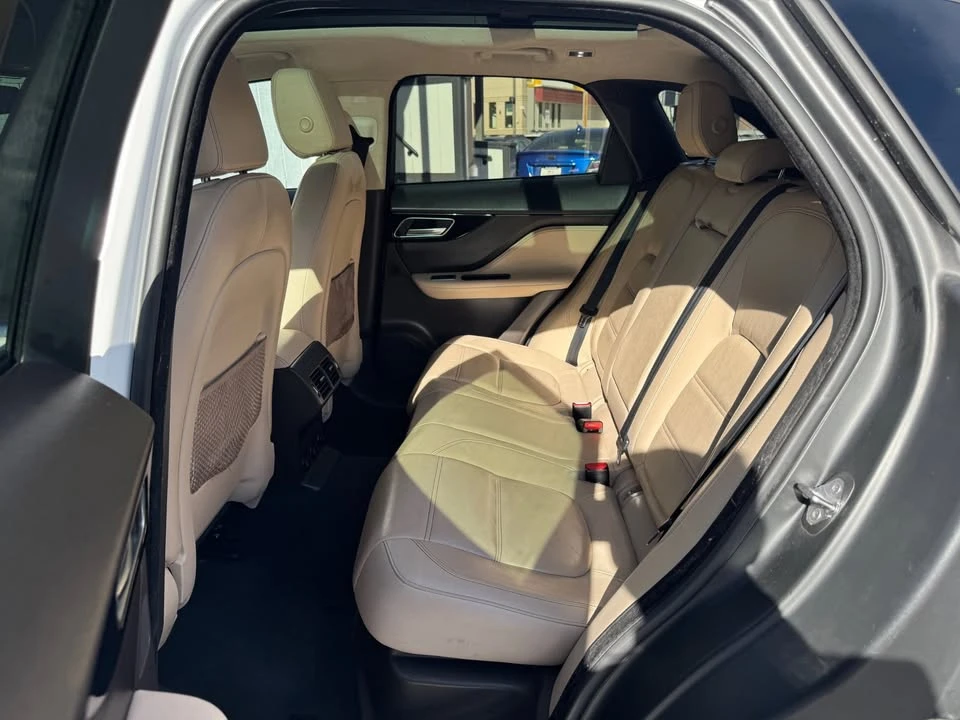 2020 Jaguar F-Pace - Image 15 of 19