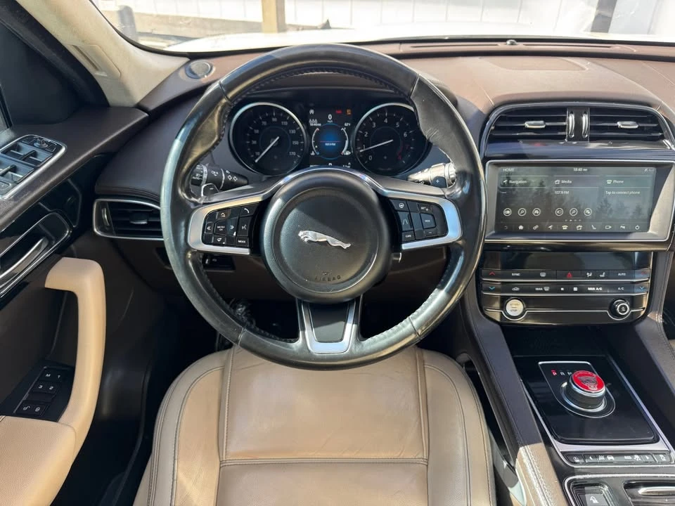 2020 Jaguar F-Pace - Image 9 of 19