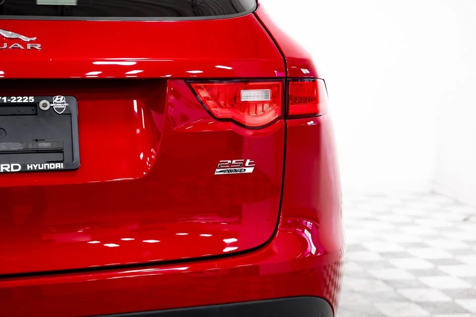 2020 Jaguar F-Pace - Image 9 of 20