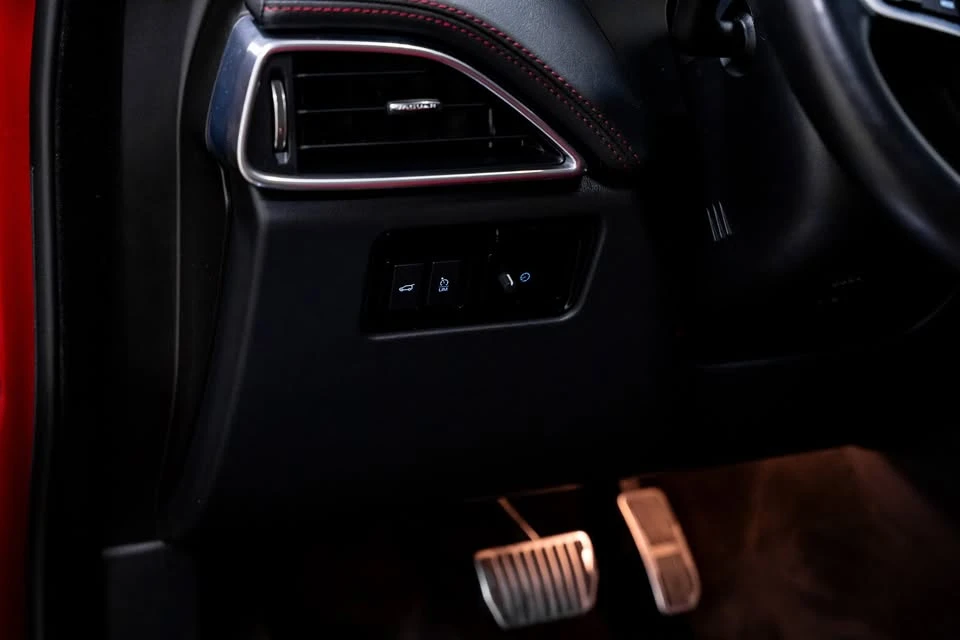 2020 Jaguar F-Pace - Image 18 of 20