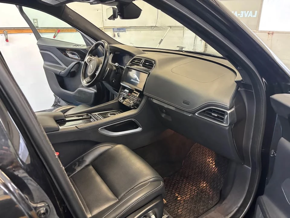 2020 Jaguar F-Pace - Image 6 of 11