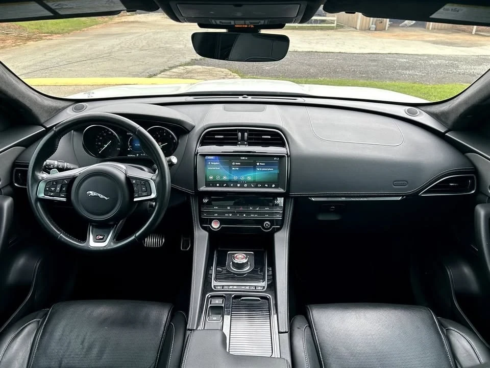 2020 Jaguar F-Pace - Image 13 of 20