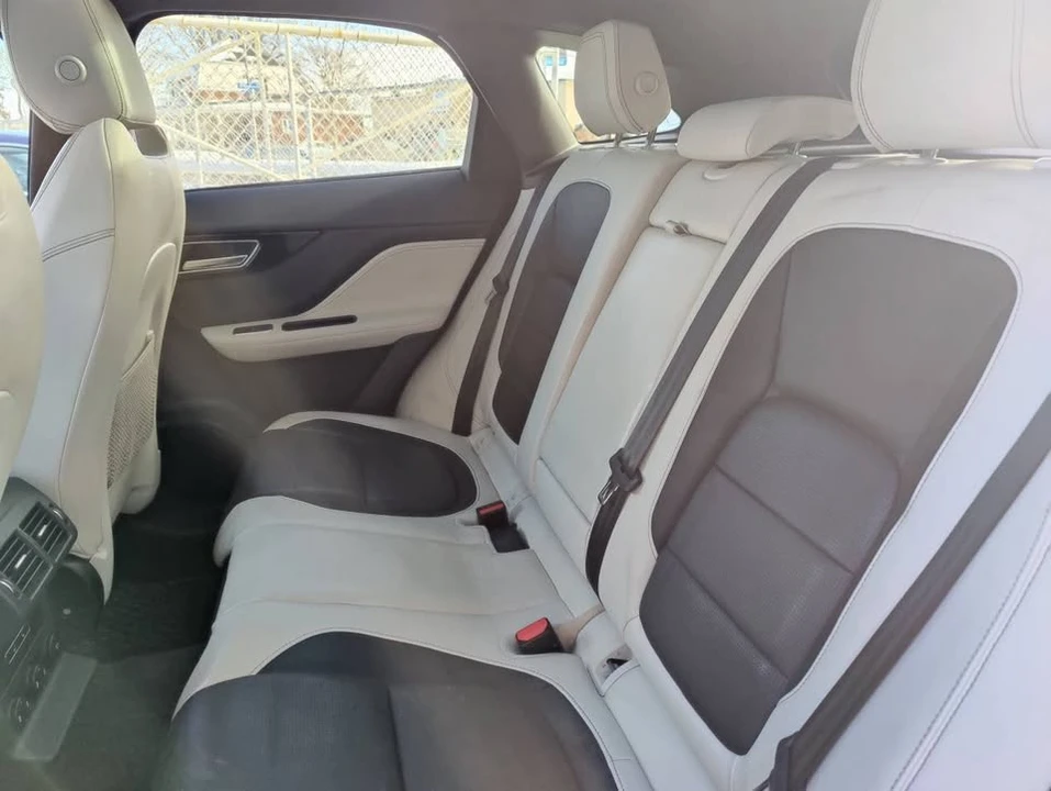2020 Jaguar F-Pace - Image 12 of 16