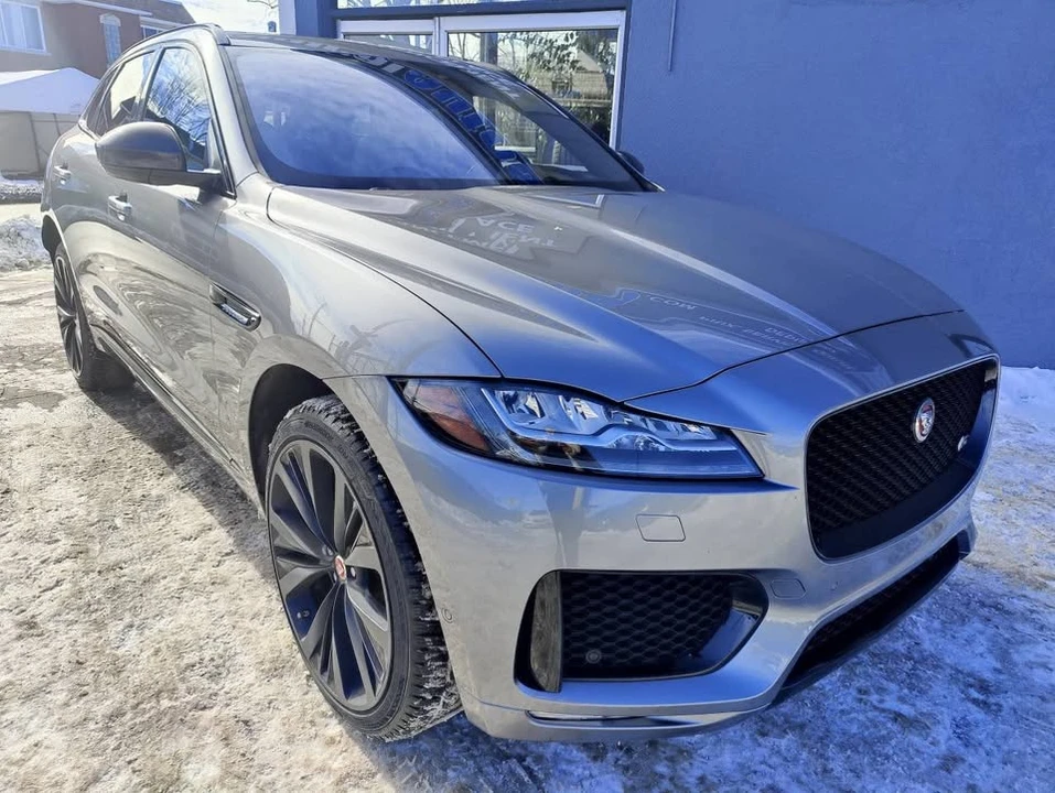 2020 Jaguar F-Pace - Image 2 of 15