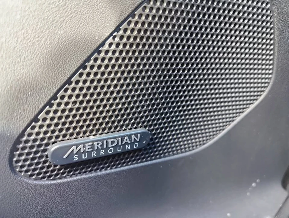 2020 Jaguar F-Pace - Image 13 of 16