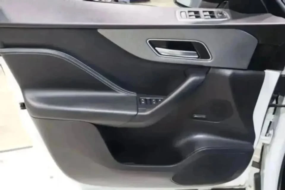 2020 Jaguar F-Pace - Image 10 of 20