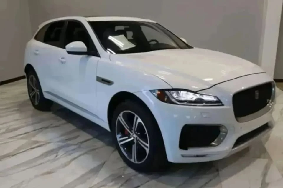 2020 Jaguar F-Pace - Image 3 of 20