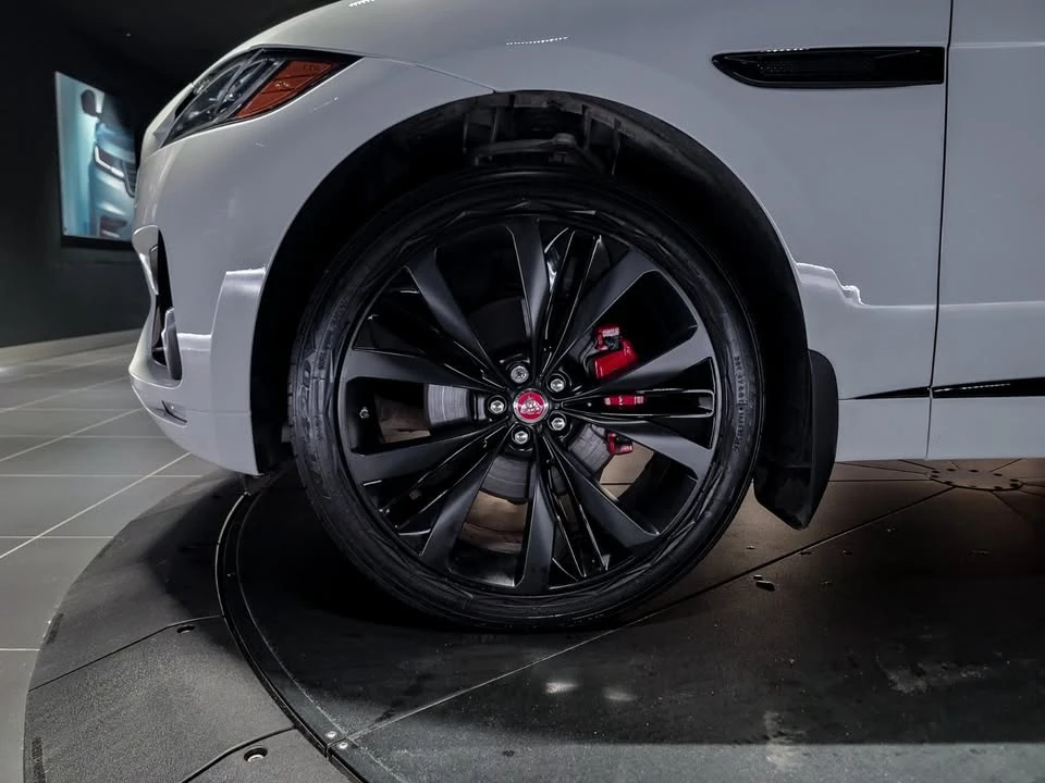 2020 Jaguar F-Pace - Image 9 of 16