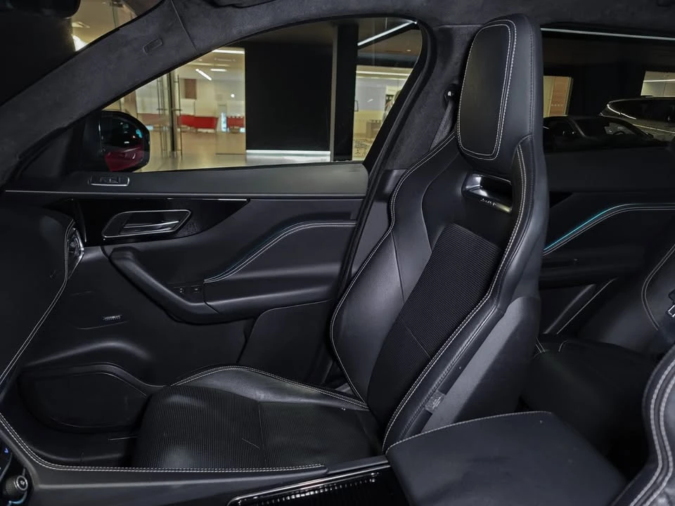 2020 Jaguar F-Pace - Image 15 of 16