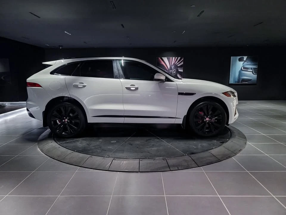 2020 Jaguar F-Pace - Image 3 of 16