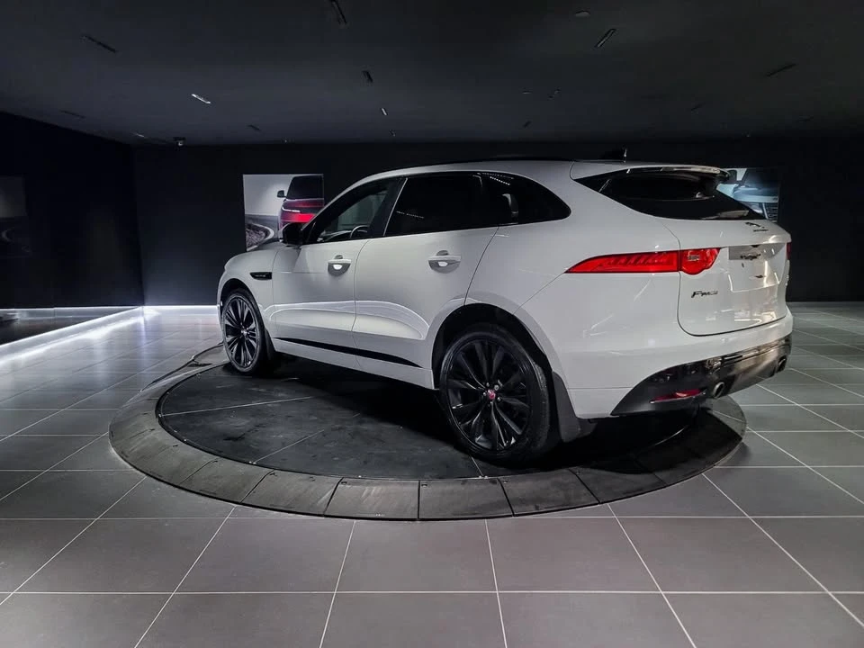 2020 Jaguar F-Pace - Image 6 of 16