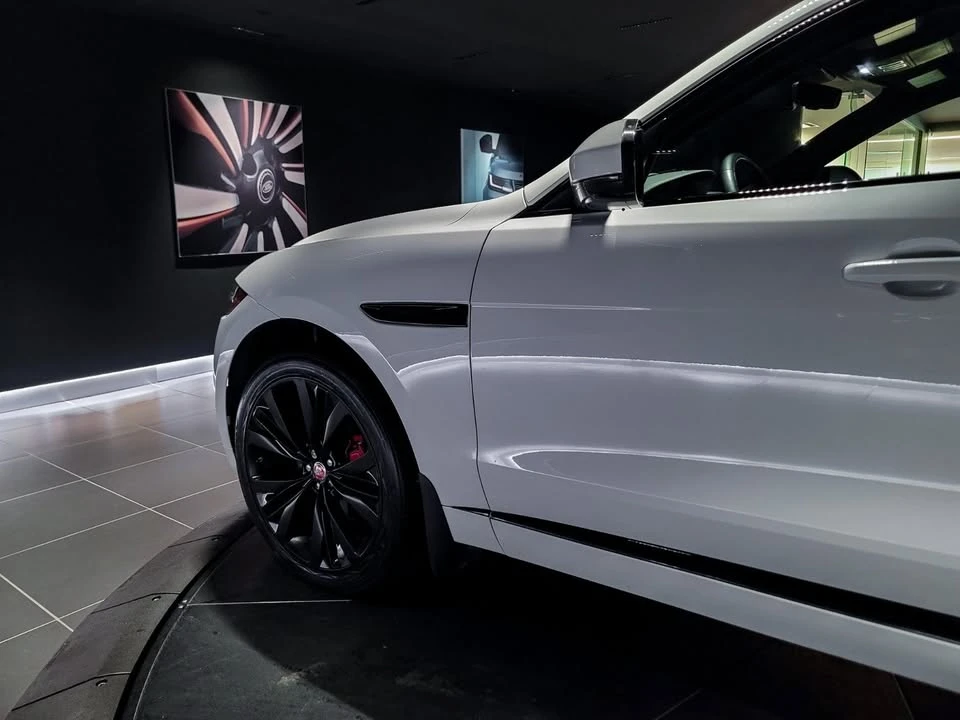 2020 Jaguar F-Pace - Image 5 of 16