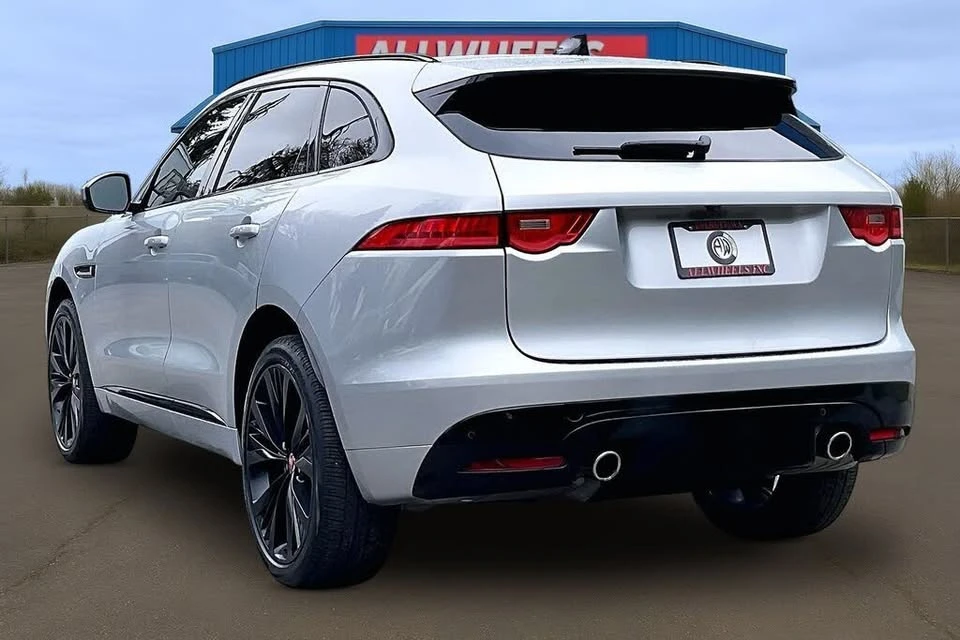2020 Jaguar F-Pace - Image 2 of 20