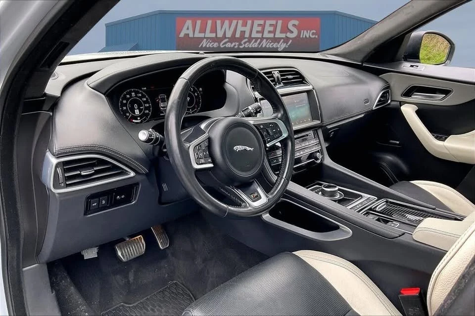 2020 Jaguar F-Pace - Image 12 of 20