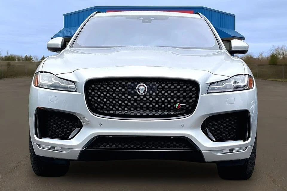 2020 Jaguar F-Pace - Image 3 of 20