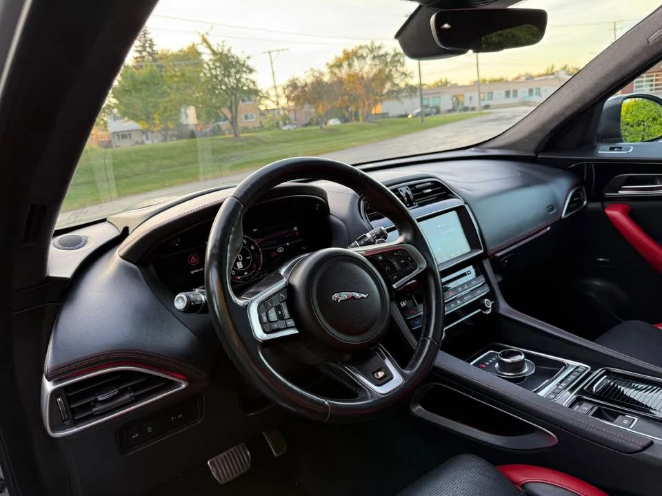 2020 Jaguar F-Pace - Image 14 of 20