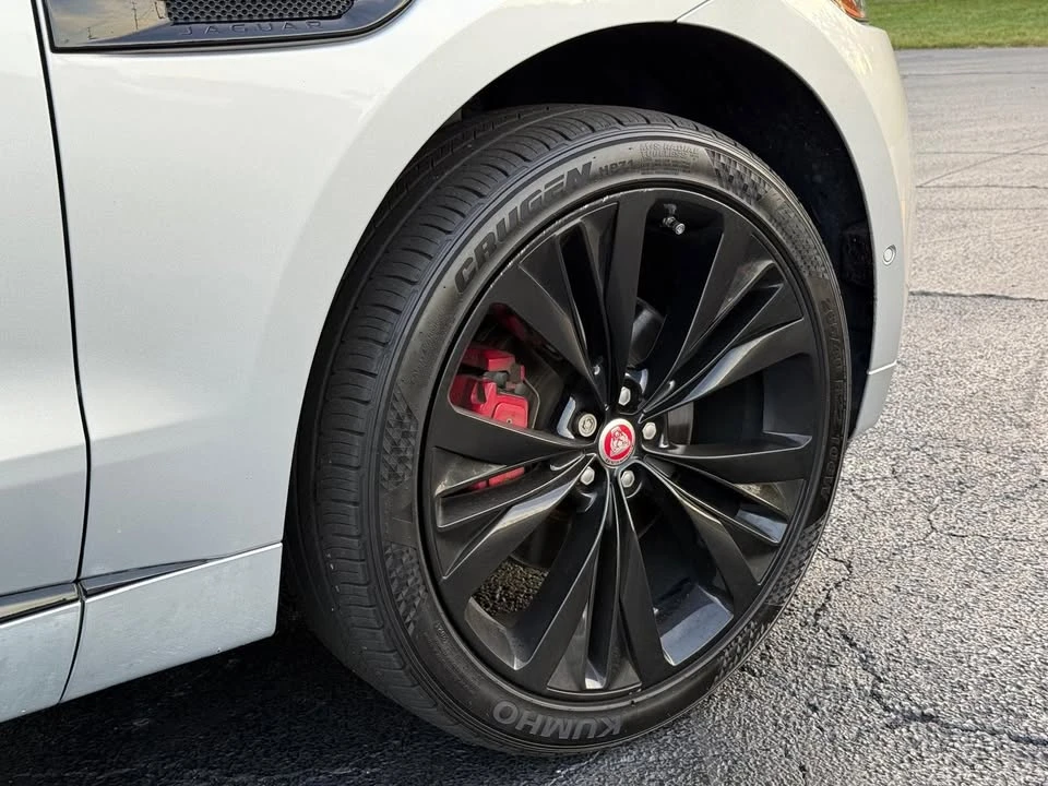 2020 Jaguar F-Pace - Image 9 of 20