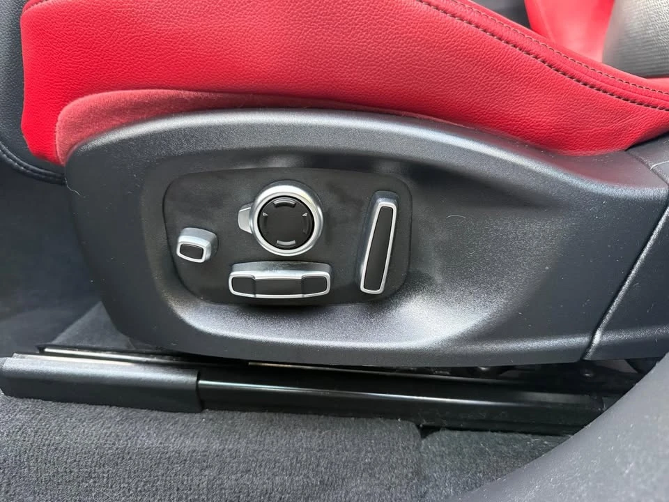 2020 Jaguar F-Pace - Image 19 of 20