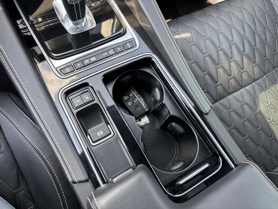 2020 Jaguar F-Pace SVR - Image 10 of 14