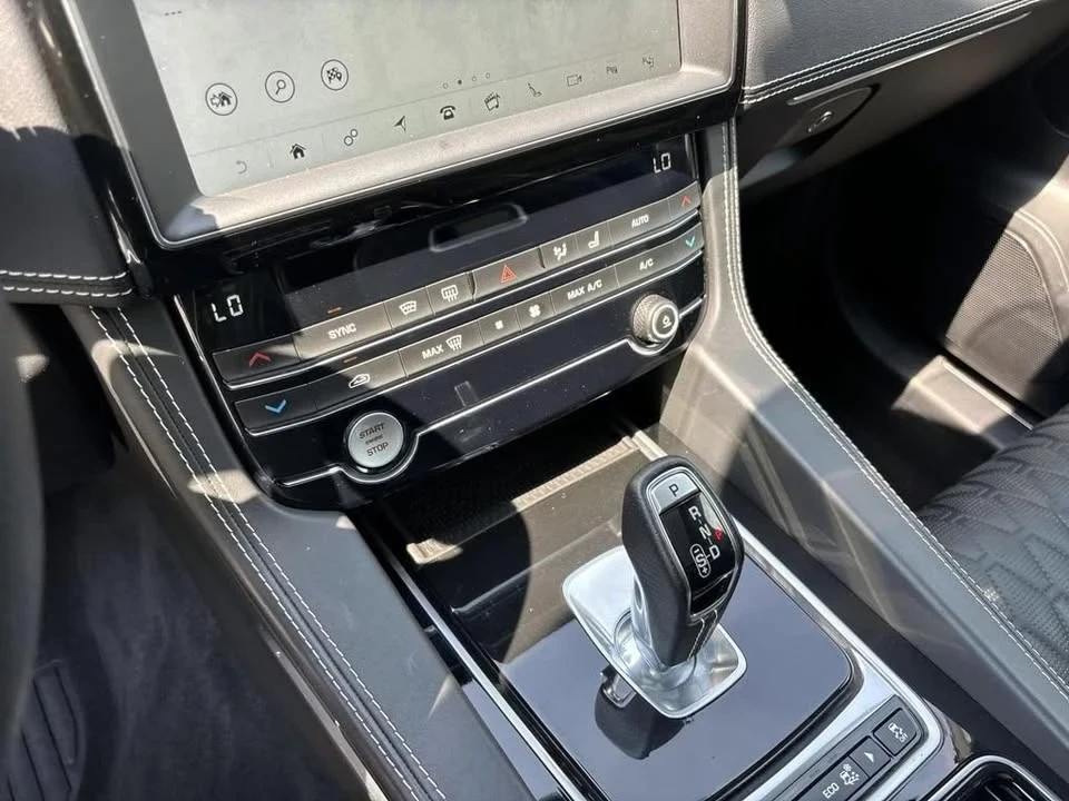 2020 Jaguar F-Pace SVR - Image 11 of 16