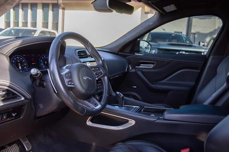2020 Jaguar F-Pace SVR - Image 7 of 10