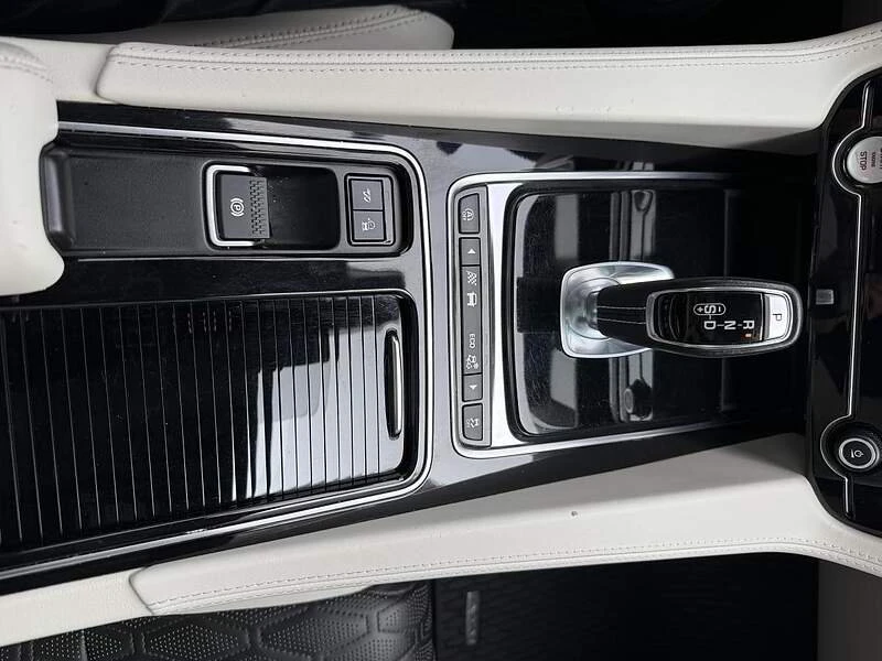 2020 Jaguar F-Pace SVR - Image 9 of 20