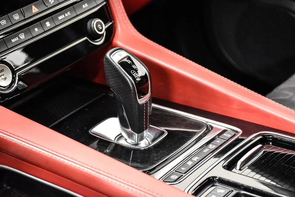 2020 Jaguar F-Pace SVR - Image 7 of 20