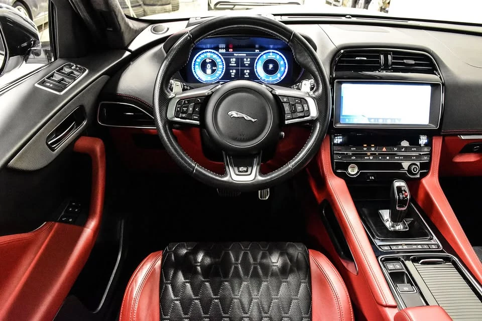 2020 Jaguar F-Pace SVR - Image 13 of 20