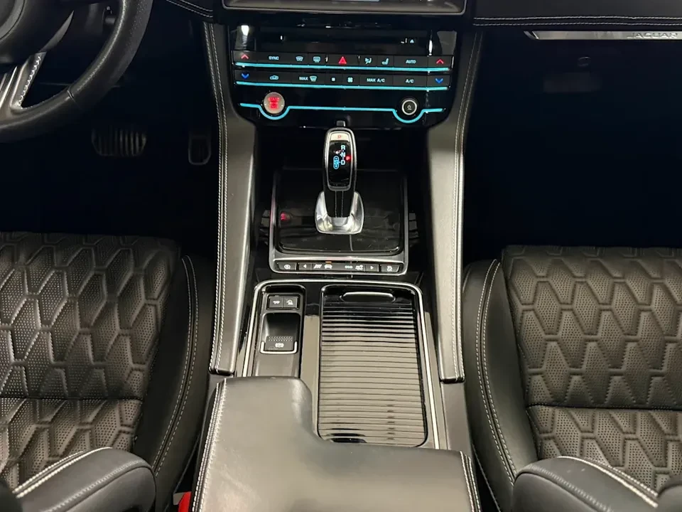 2020 Jaguar F-Pace SVR - Image 13 of 16