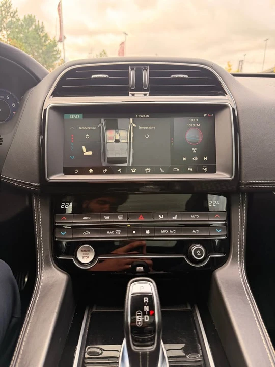2020 Jaguar F-Pace SVR - Image 12 of 13