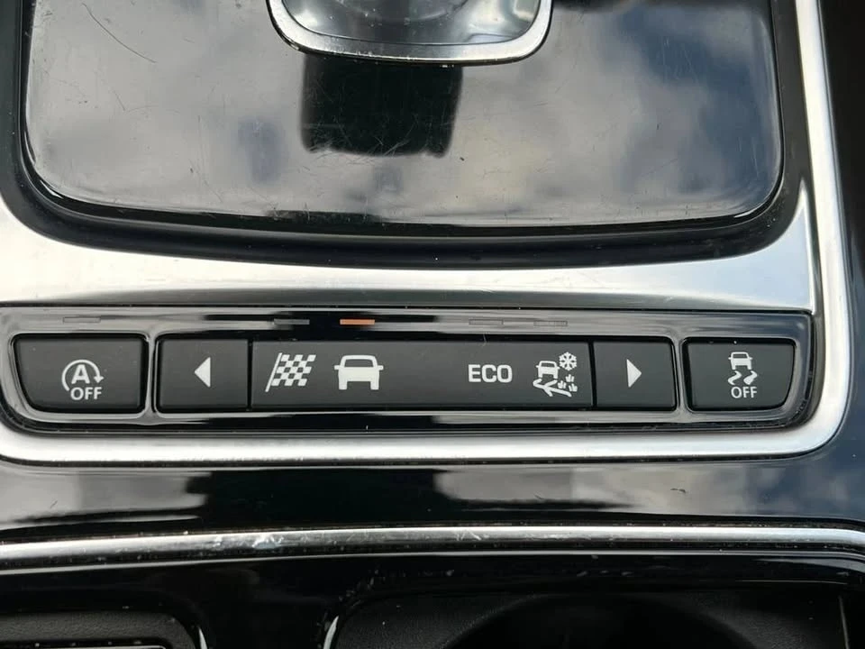 2020 Jaguar F-Pace SVR - Image 10 of 19